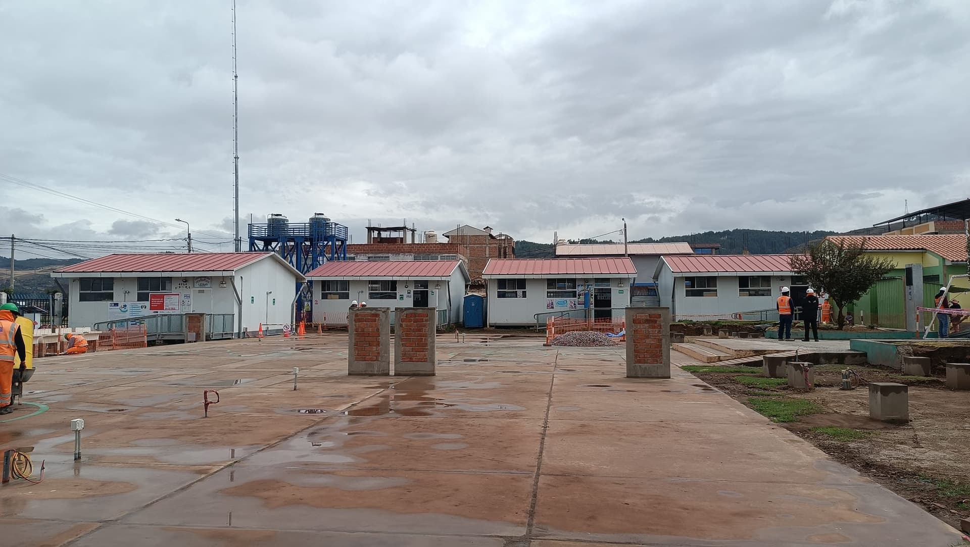 Obras Multidisciplinarias - Escuelas de Contingencia I.E. Agustín Gamarra