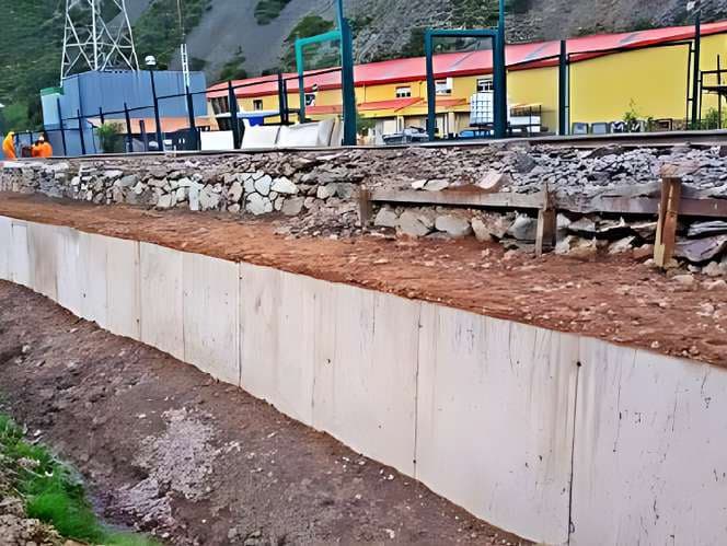 Muro de Contención en el Km 70+600 Tramo Cusco - Hidroeléctrica